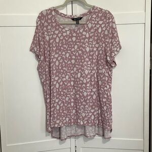 Ellen Tracy Mauve Leopard Print Short Sleeve Top
